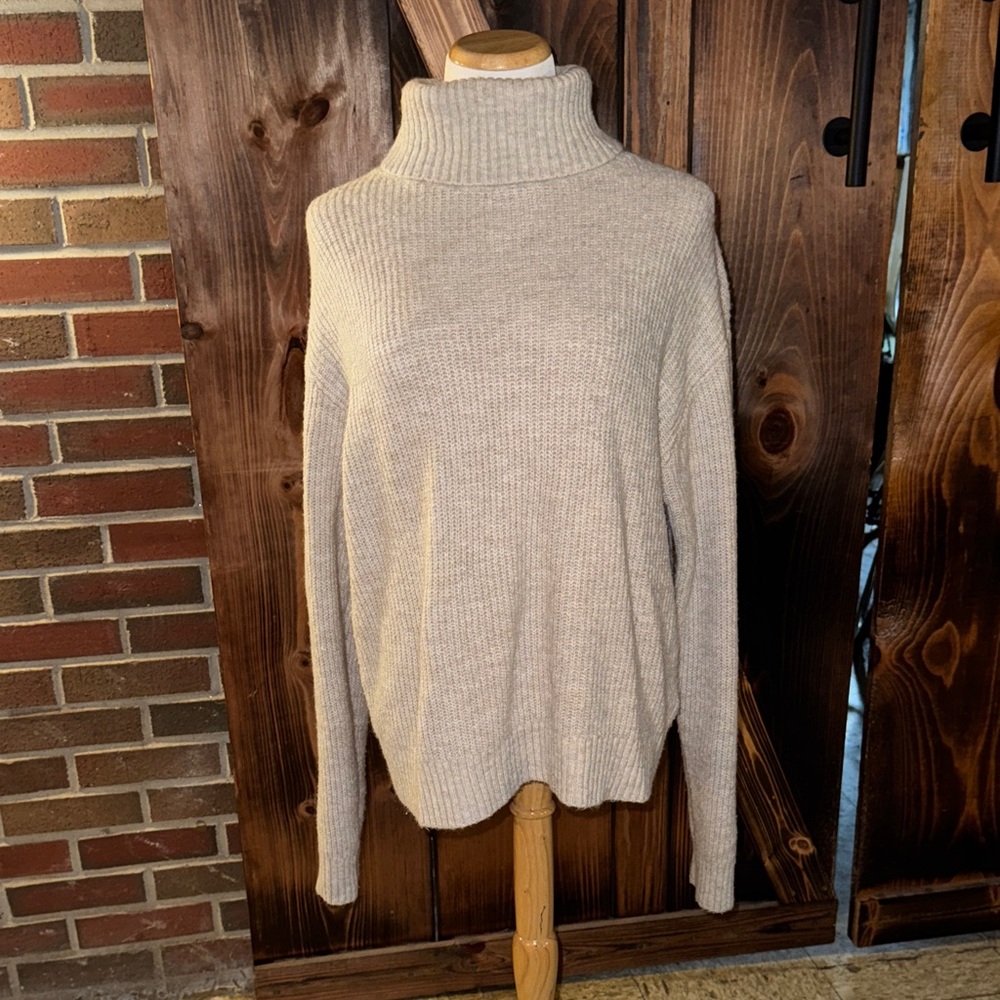 H&M Beige Turtleneck Sweater